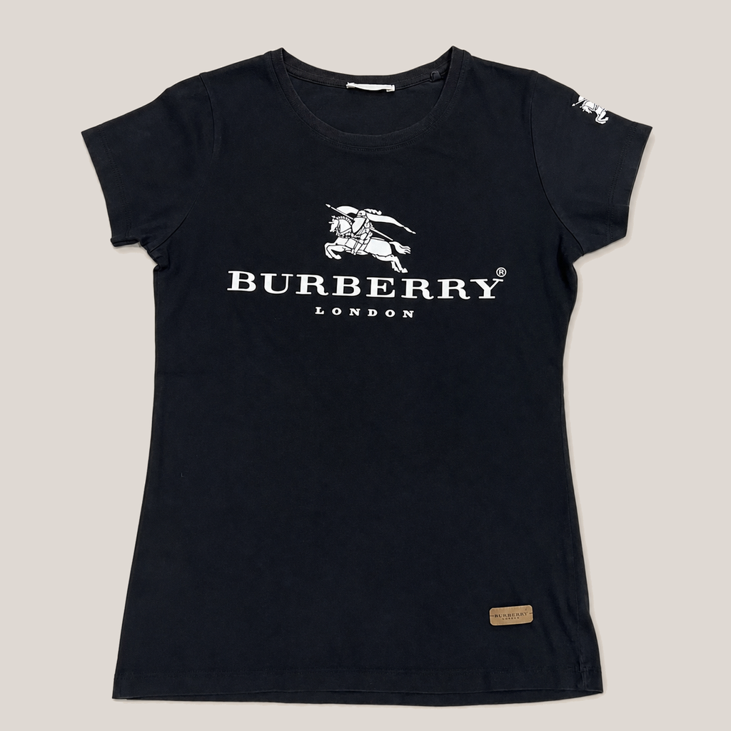 063_HUSNI0722080_burberry_london_black_big_logo_t_shirt_catalog_final_qc_redo_20260724