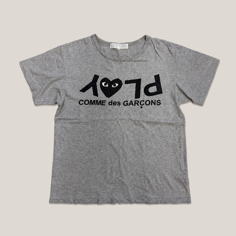 022_2NDO0809022_comme_des_garcons_play_grey_mirrored_logo_t_shirt_catalog_final