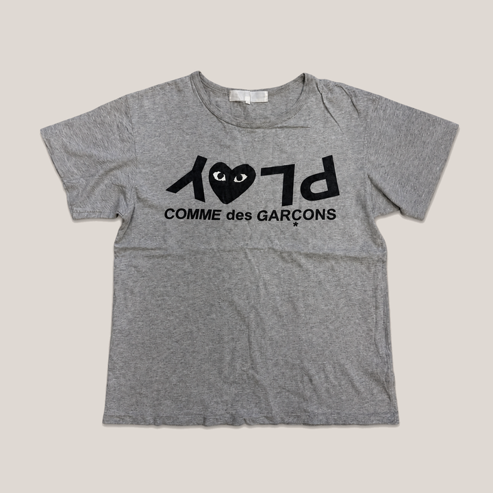 022_2NDO0809022_comme_des_garcons_play_grey_mirrored_logo_t_shirt_catalog_final