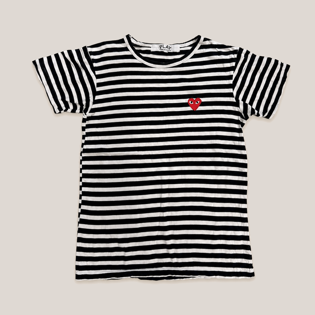 027_2NDO0809027_comme_des_garcons_play_black_white_striped_red_heart_t_shirt_catalog_final