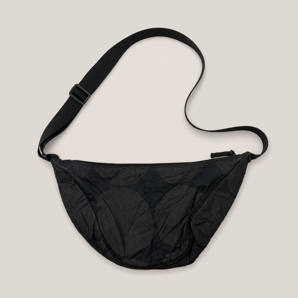023_2NDB0813023_uniqlo_black_nylon_crossbody_sling_bag_catalog_final