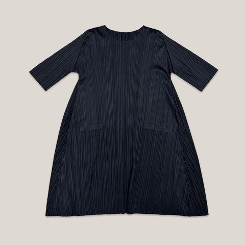 028_2NDS0814004_pleats_please_issey_miyake_black_pleated_pocket_midi_dress_catalog_final