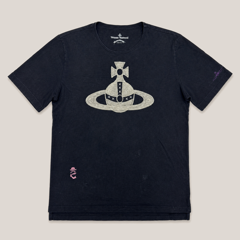 029_2NDS0814005_vivienne_westwood_anglomania_black_orb_cross_embroidered_t_shirt_catalog_final