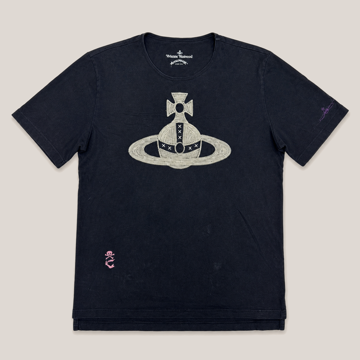029_2NDS0814005_vivienne_westwood_anglomania_black_orb_cross_embroidered_t_shirt_catalog_final