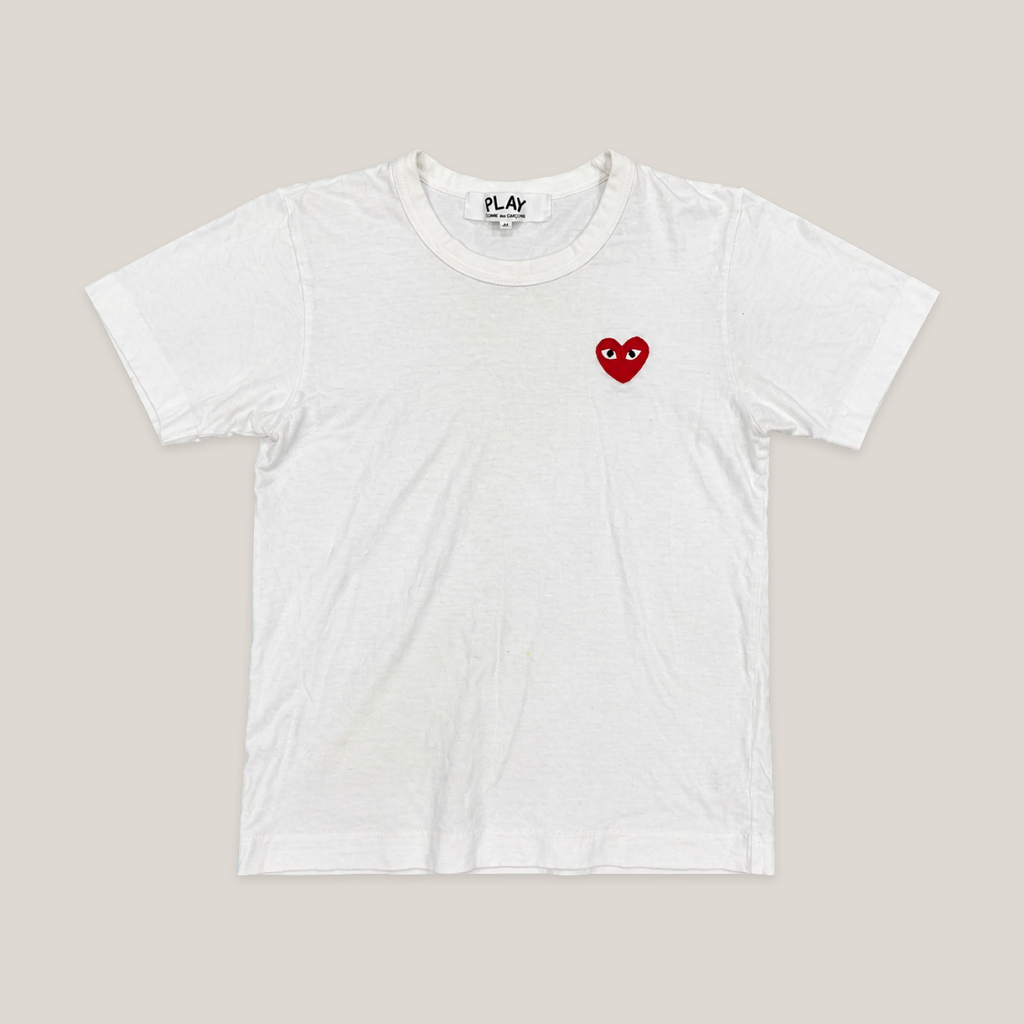 036_2NDO0830019_comme_des_garcons_play_white_red_heart_t_shirt_xs_catalog_final