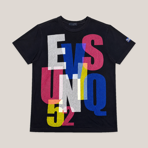017_2NDO0831014_evisu_black_multicolor_52_typography_graphic_t_shirt_catalog_final