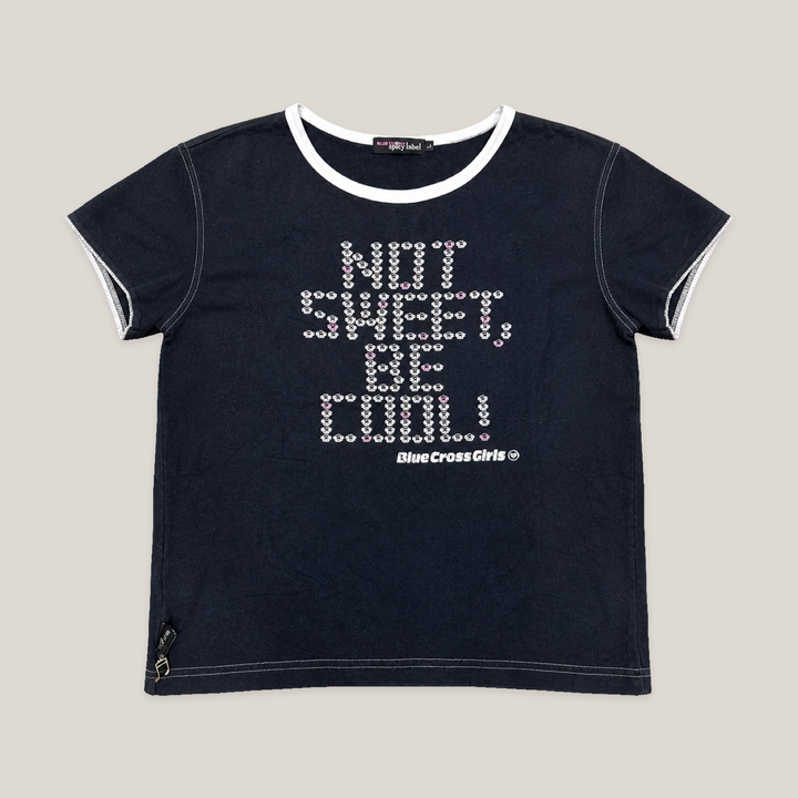 018_2NDO0831015_blue_cross_spicy_label_black_white_not_sweet_me_cool_graphic_t_shirt_l_catalog_final