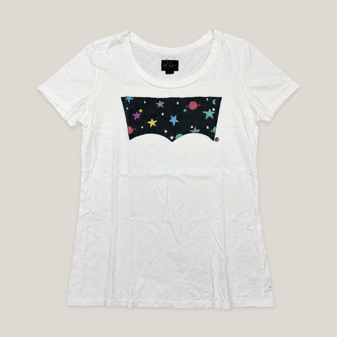 035_2NDS0901004_levi_s_white_stars_planet_graphic_t_shirt_m_catalog_final