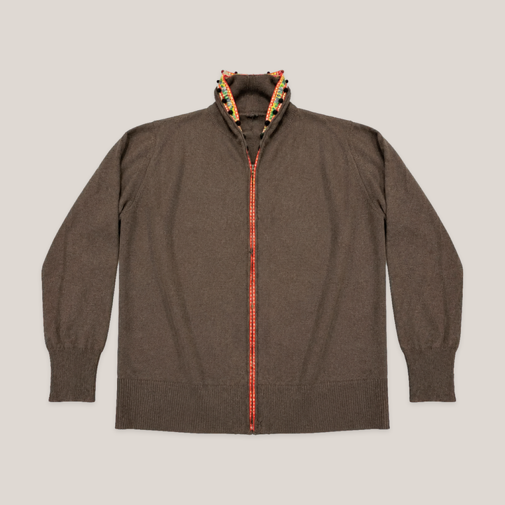 001_2NDO0902001_sunao_kuwahara_brown_embroidered_trim_zip_knit_cardigan_catalog_final