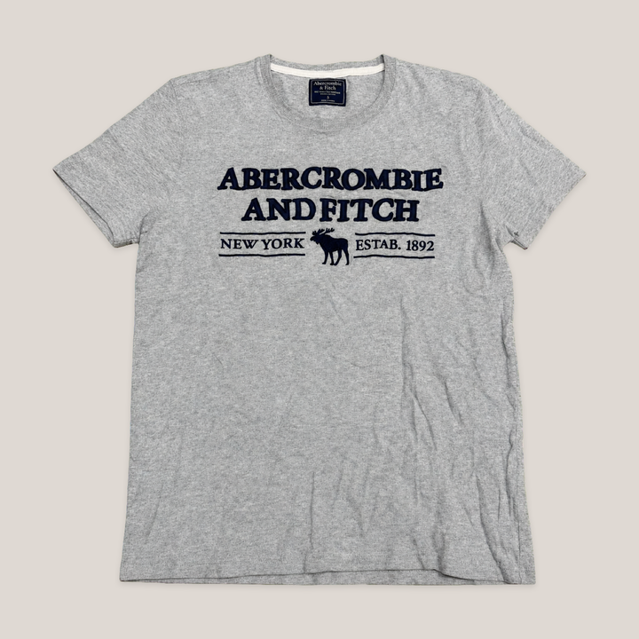 015_2NDO0902015_abercrombie_fitch_grey_flocked_logo_t_shirt_s_catalog_final