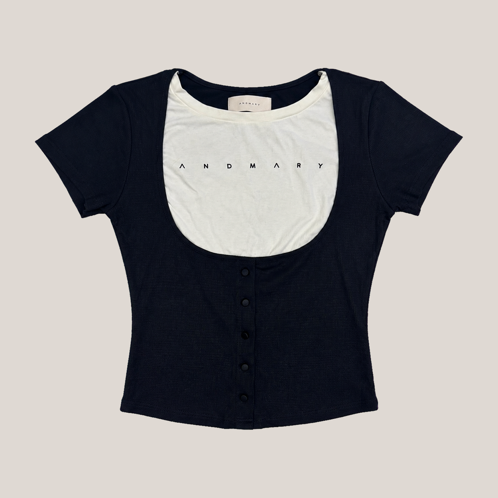 012_2NDS0903012_andmary_black_white_layered_logo_fitted_short_sleeve_top_catalog_final
