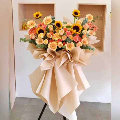 Opening Flower Stand 70