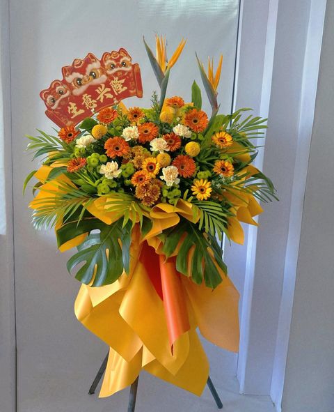 Opening Flower Stand 68