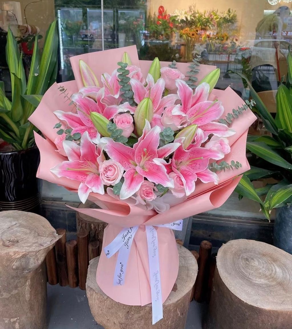 Pink Lilies Bouquet 21