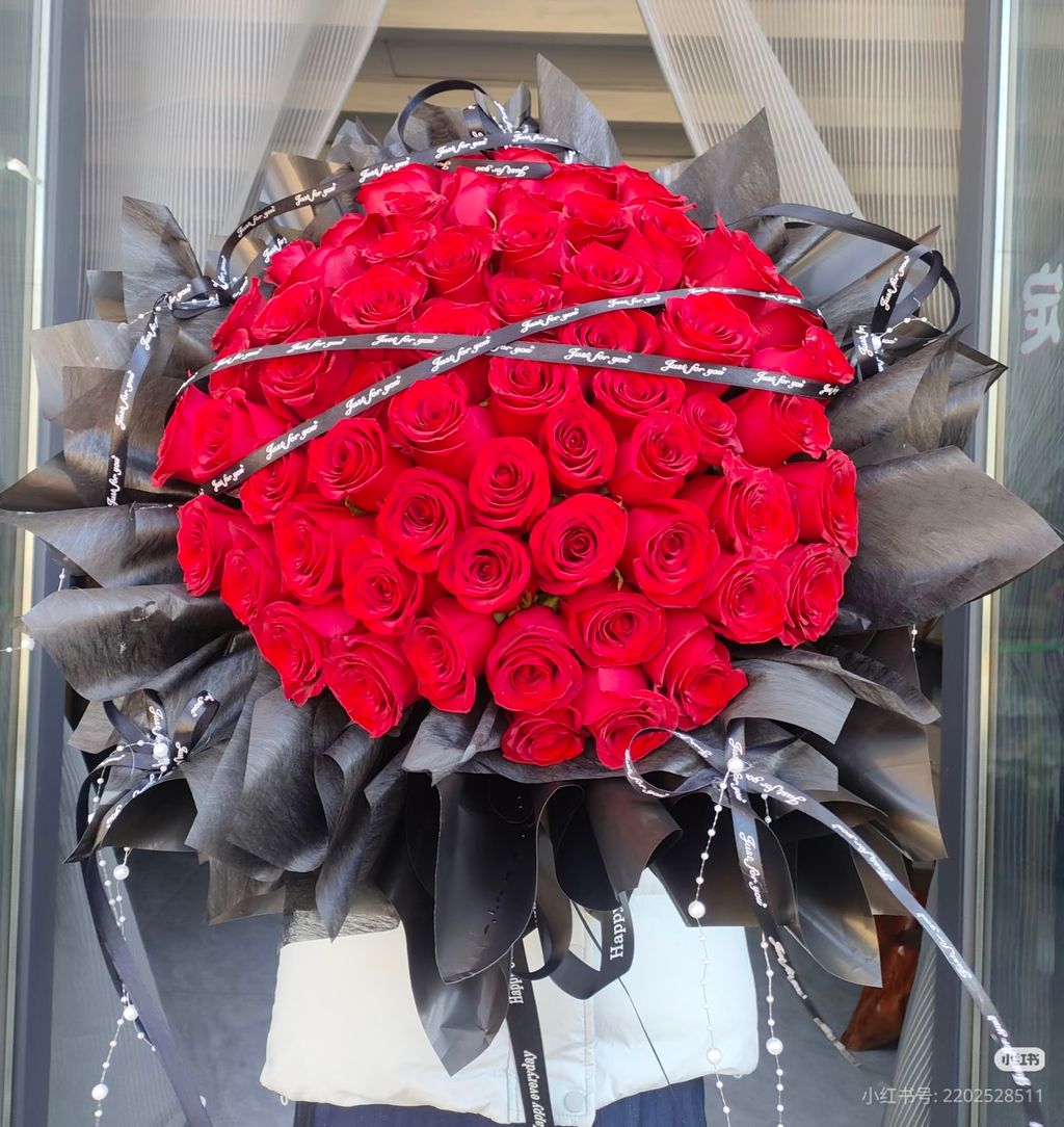 60 roses bouquet