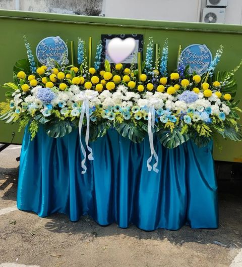Premium Condolences Flower Stand 10