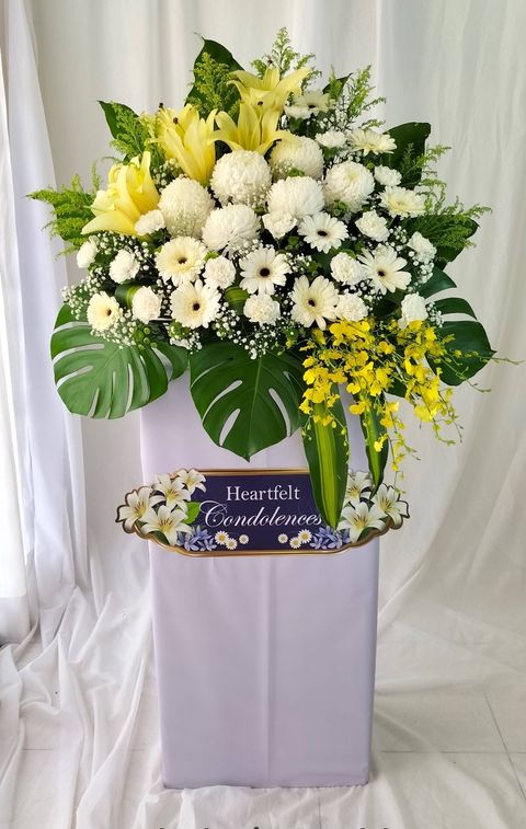 Heartfelt Condolence Flower Stand 005