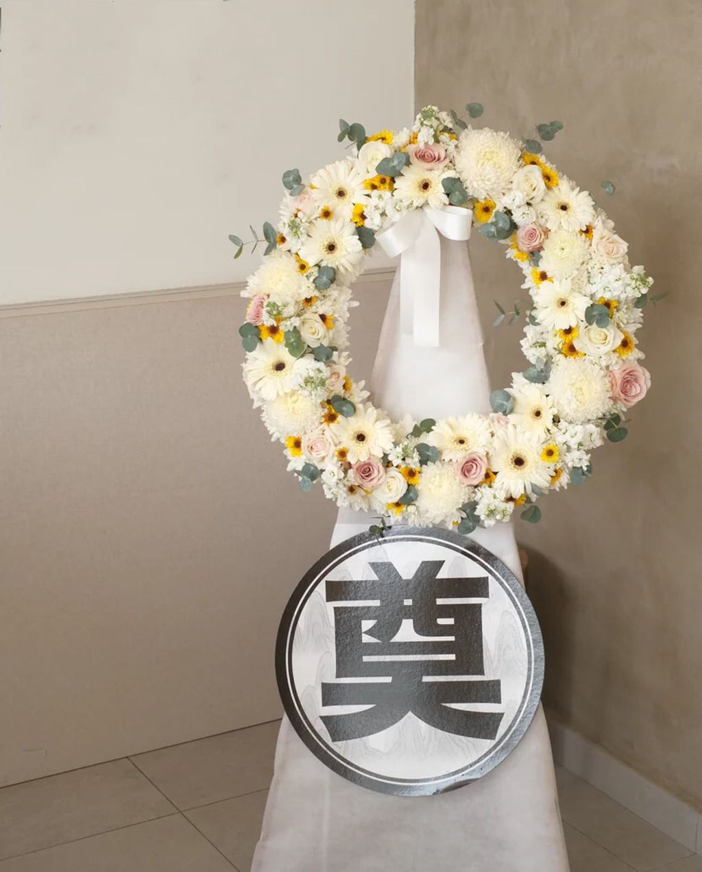 Heartfelt Condolence Wreath 015