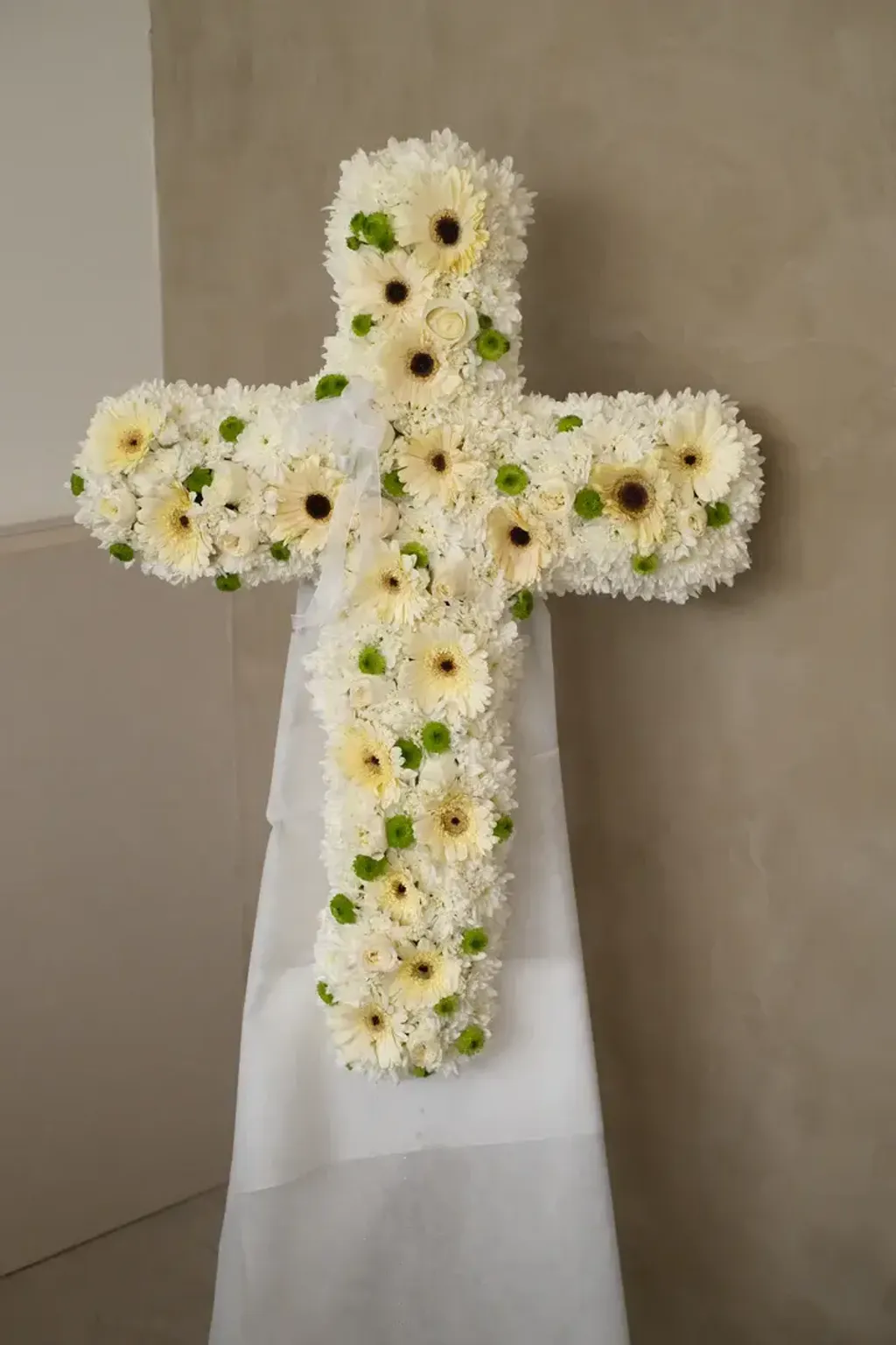 Condolence Cross Wreath Stand 061