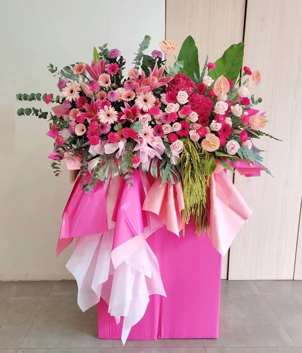 Grand Opening Flower Stand_edit_173654358590167