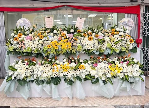 Giant Condolence Flower Stand