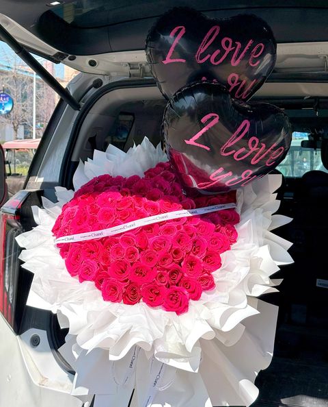 Pink Luxe 99 Roses Bouquet