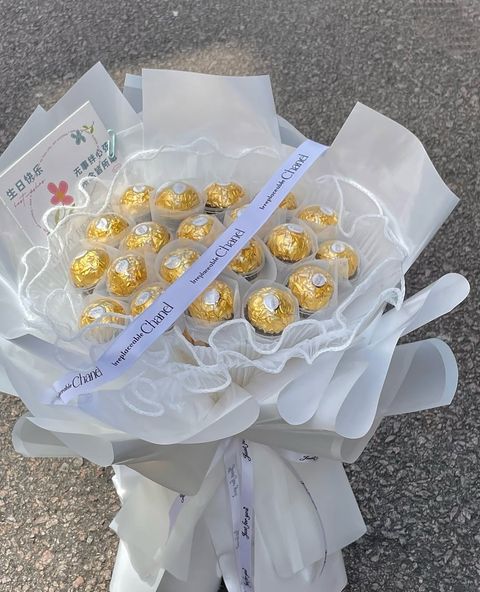 Ferrero Rocher Chocolate Bouquet 03