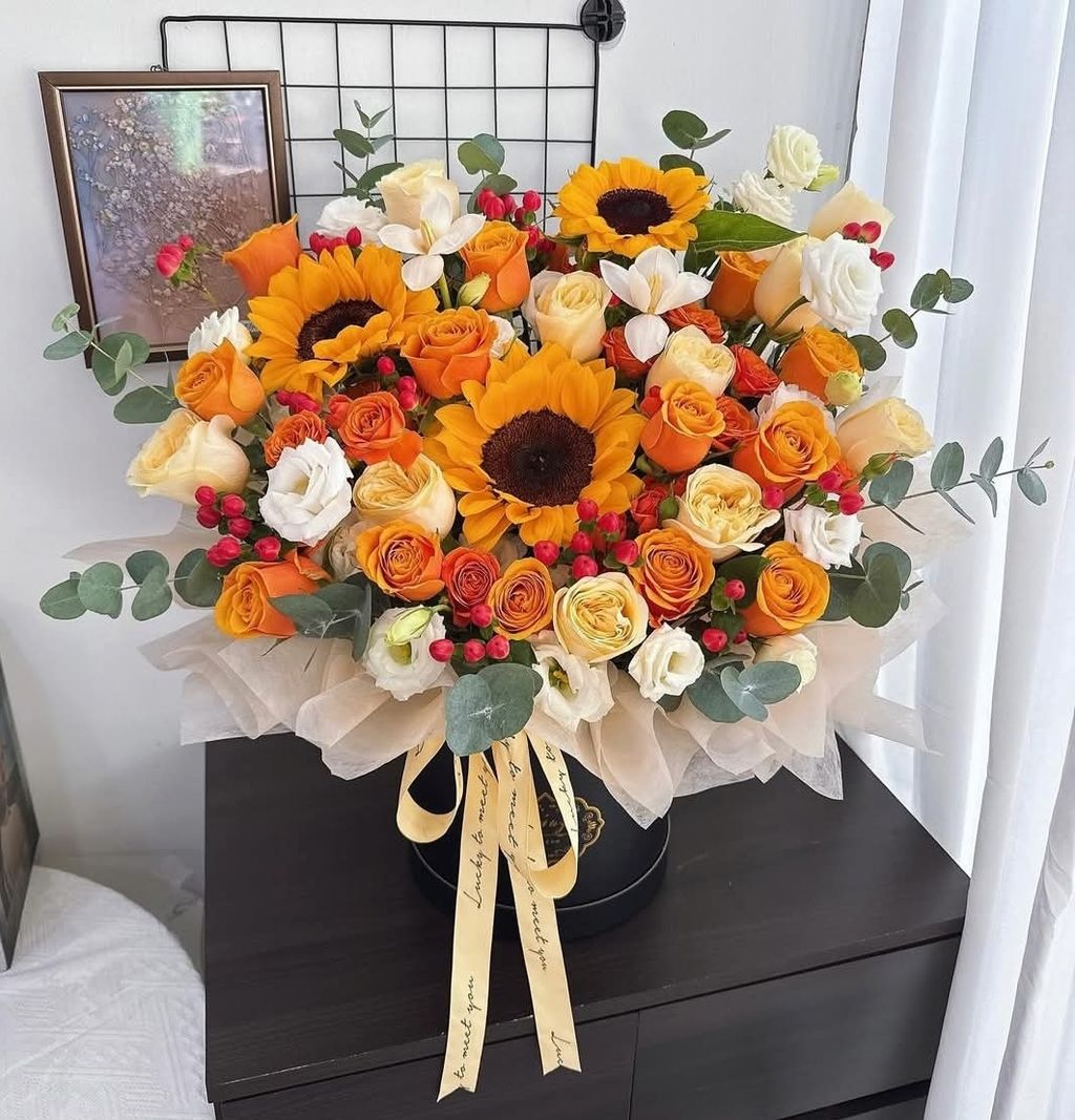 Sunflower Arrangement_edit_100870668201794