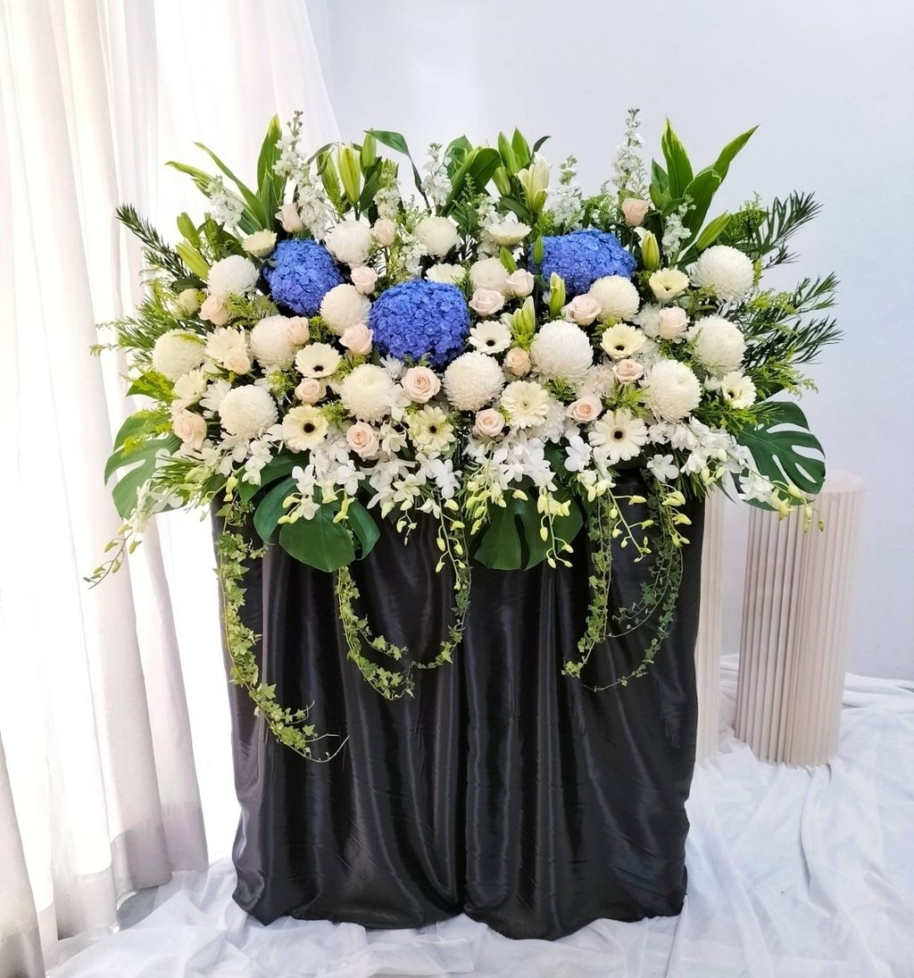 Farewell Condolence Flower Stand