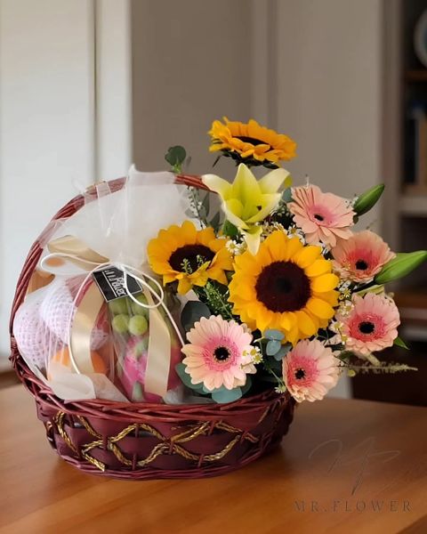 Fresh Flowers & Fruit Basket