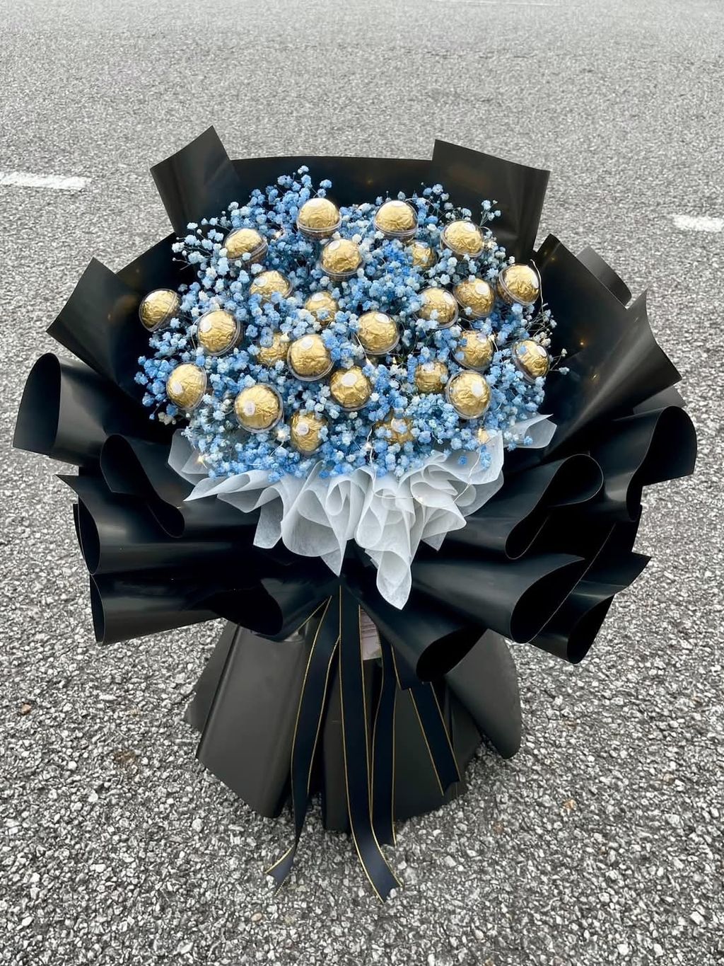 Ferrero Rocher Chocolate Bouquet 02