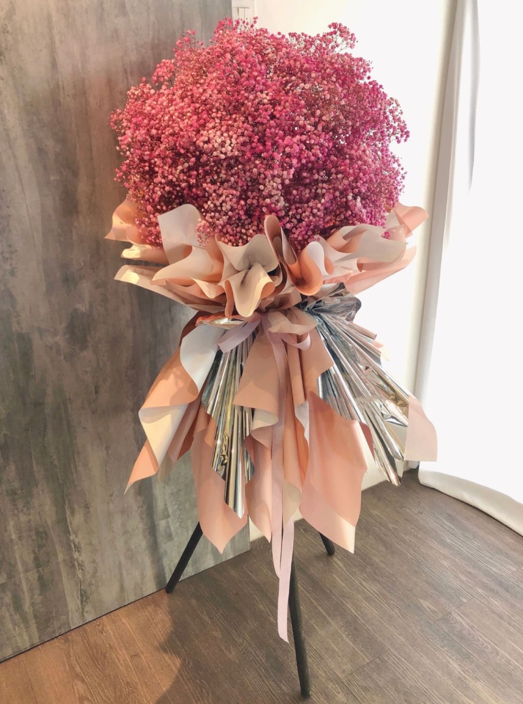 Pink Baby Breath Opening Flower Stand