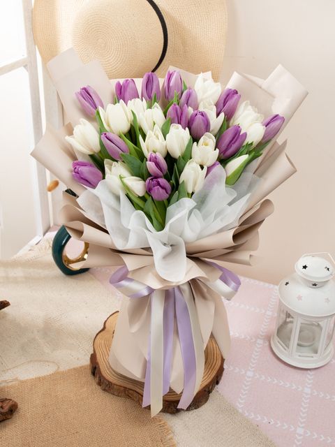 Tulips Bouquet (29 Stem)