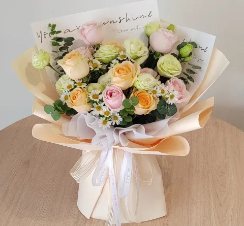 Hana Mix Roses Bouquet