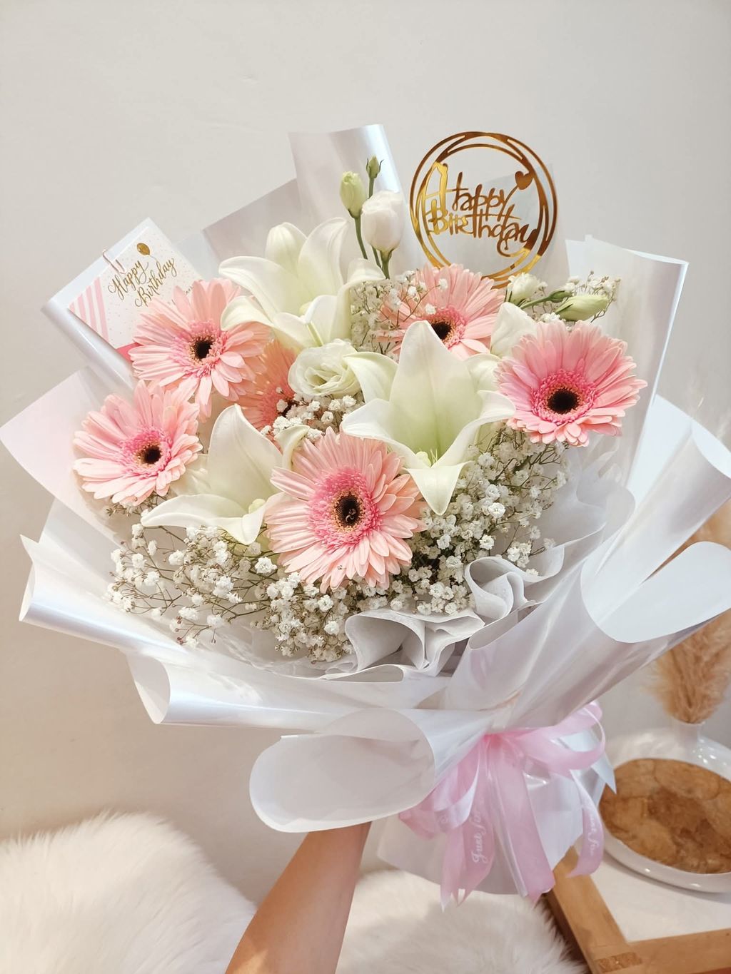 White Lilies Mix Daisy Bouquet