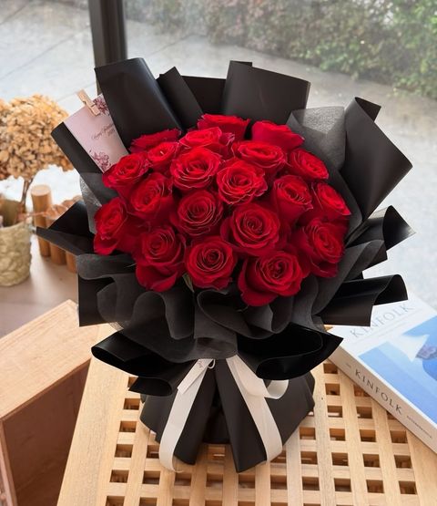Romance Roses Bouquet (20 Roses)