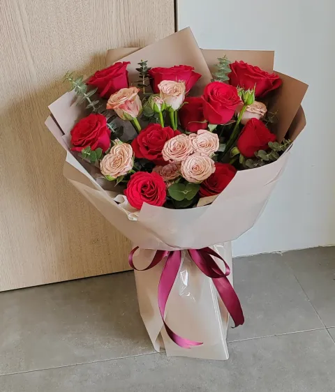 Roses Bouquet 16