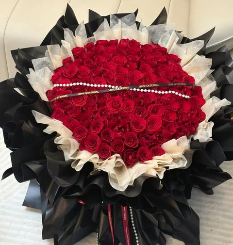 I Love You (99 Red Roses)