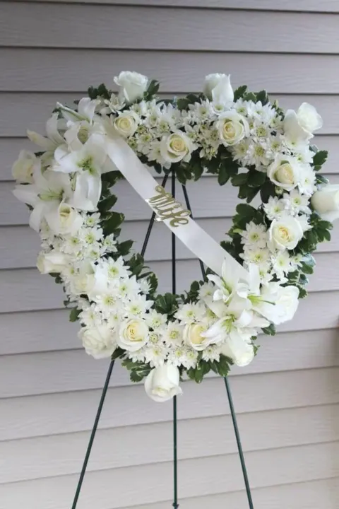 Love Sympathy Stand