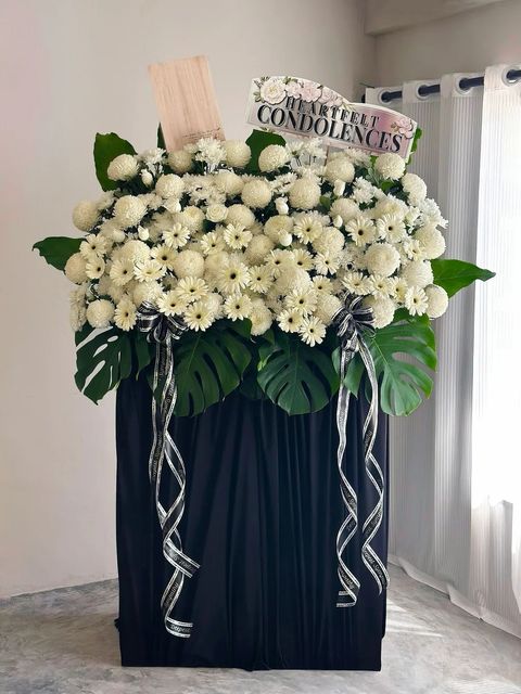 Premium Condolence Flower Stand 89