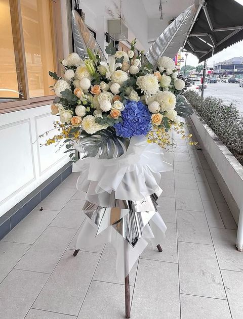 Condolences Flower Stand 25
