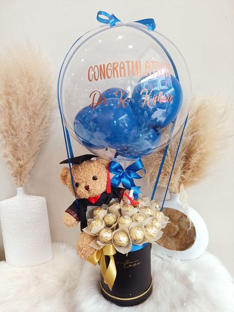 Balloon flower box with bear