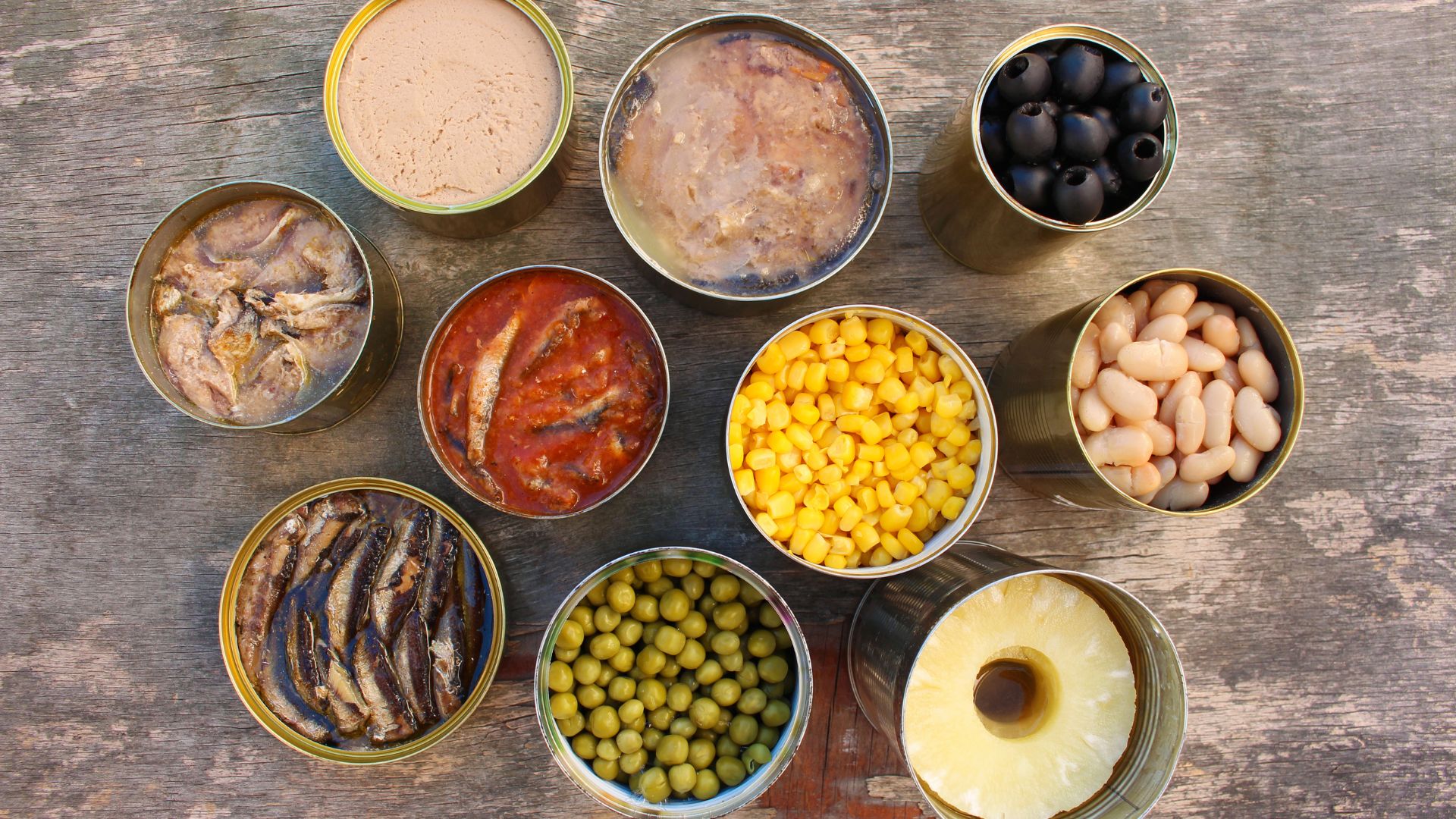 【懶人廚房必備清單】10樣你該囤的罐頭好物|省時省錢的廚房救星