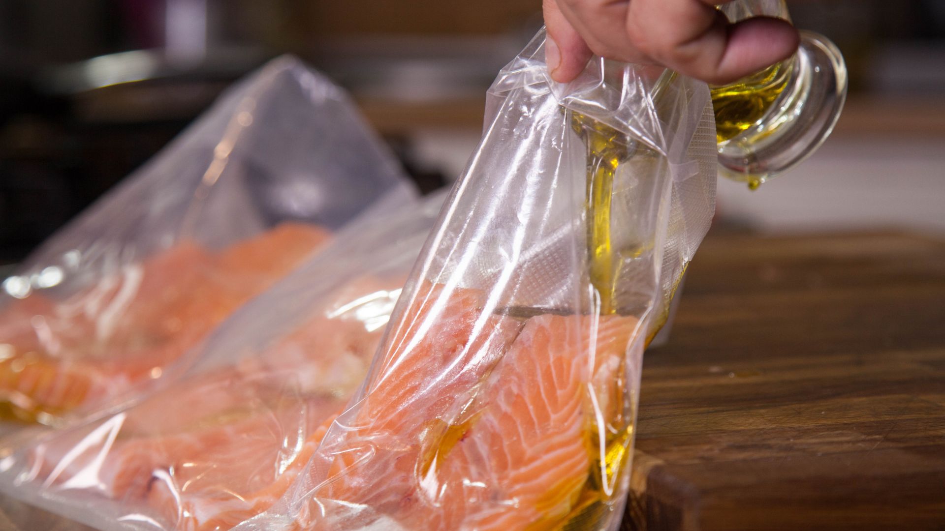 【Sous-Vide 設備選購指南】從入門到進階，5 款真空低溫烹調機推薦比較