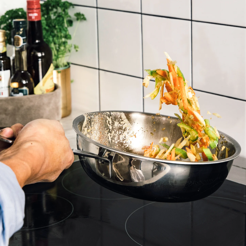 專業主廚的 Sauté 煎炒技巧：掌握高溫、鍋具與翻炒的料理關鍵