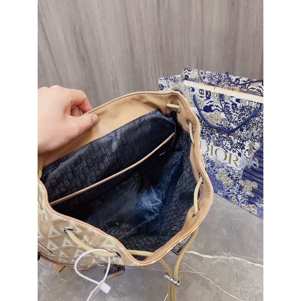 sg-11134201-22120-su9usciatjkvb0