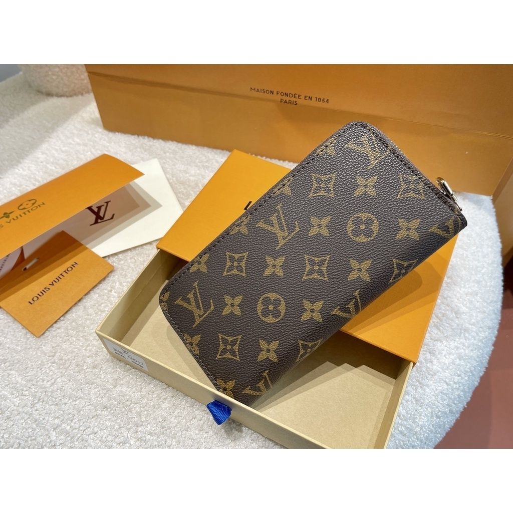 sg-11134201-7rbn6-loc74ysk7j8f8f