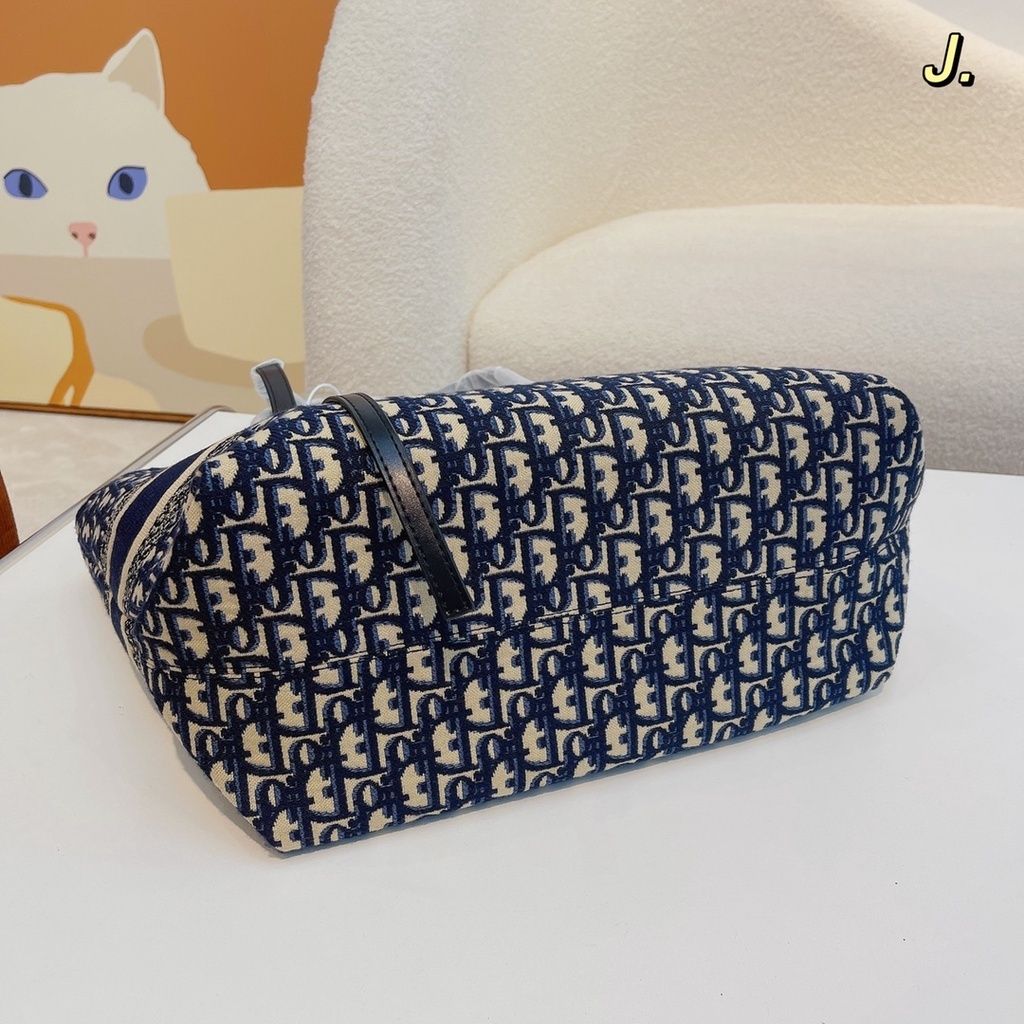 efd1b895a5d4d0effe1fb2e213cdbff8