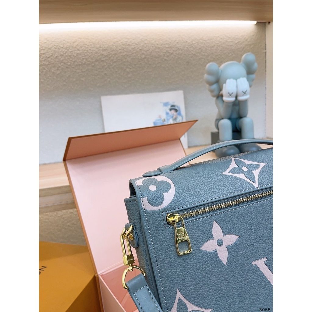 sg-11134201-7rbk1-loc1usbh71nj0b