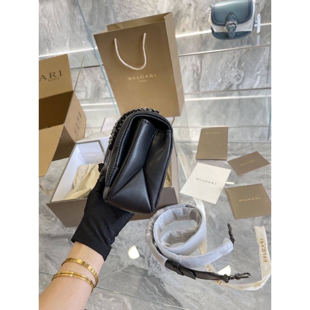 sg-11134201-22100-u70nh95qv6ivb1